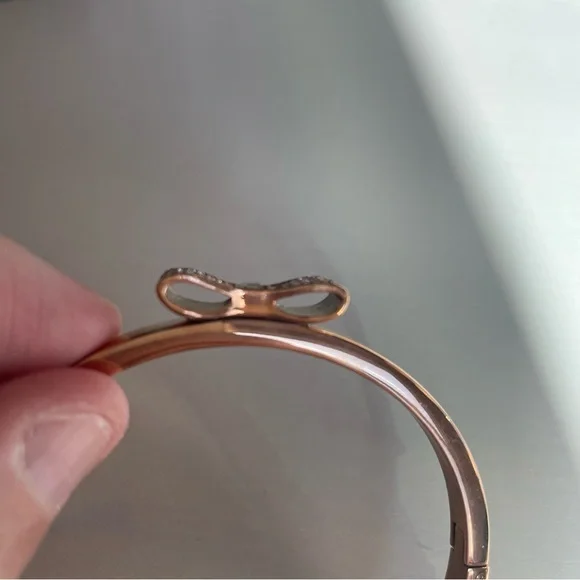 Kate Spade ♠️ Rose Gold Bow Bracelet - Picture 7 of 8